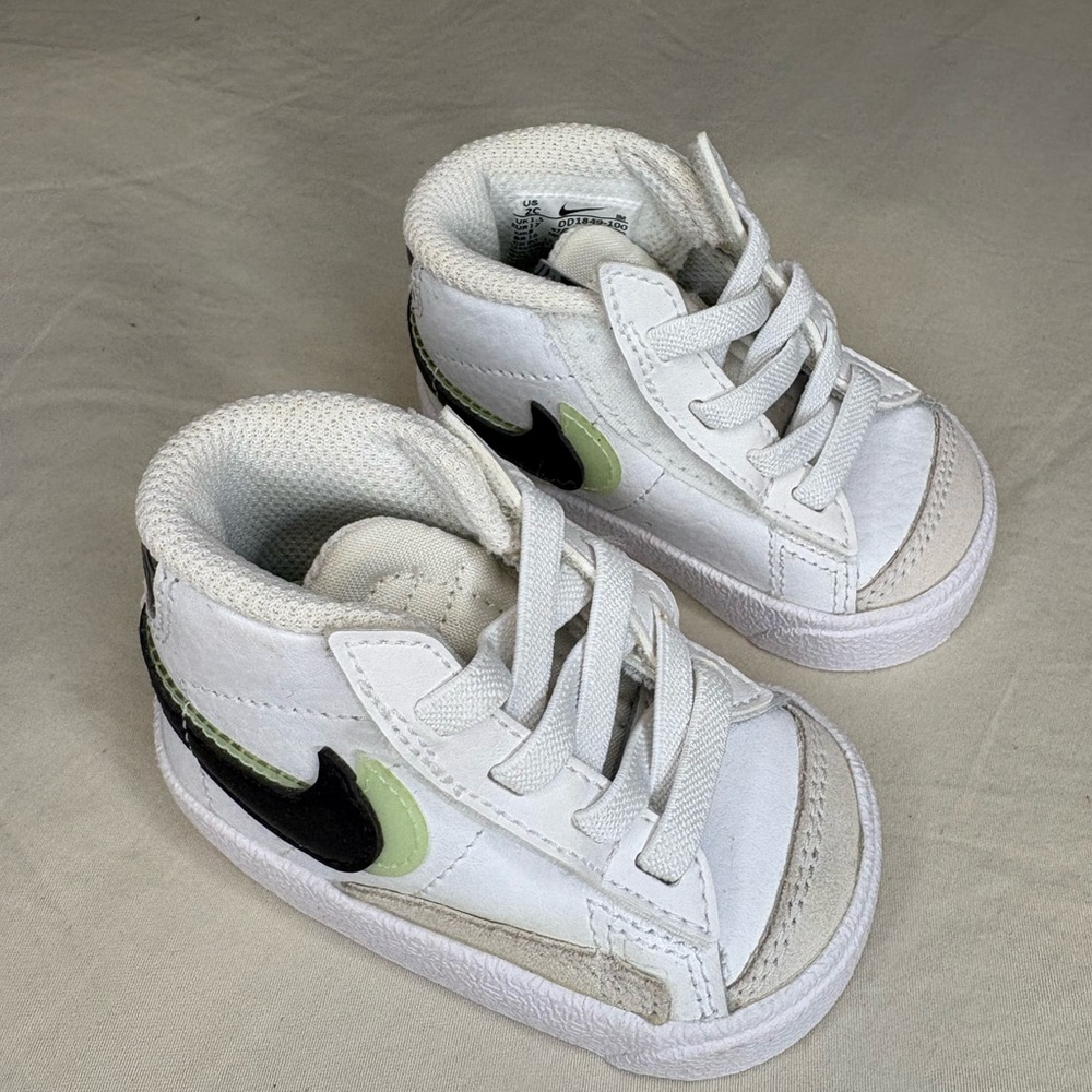 White Kids High-Top Sneakers with Black and Light Green Accents